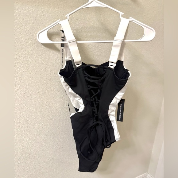 TA3 Brazilian Lifty Swimsuit One Piece, Size M, Cup D/DD, Black and White - Picture 10 of 11